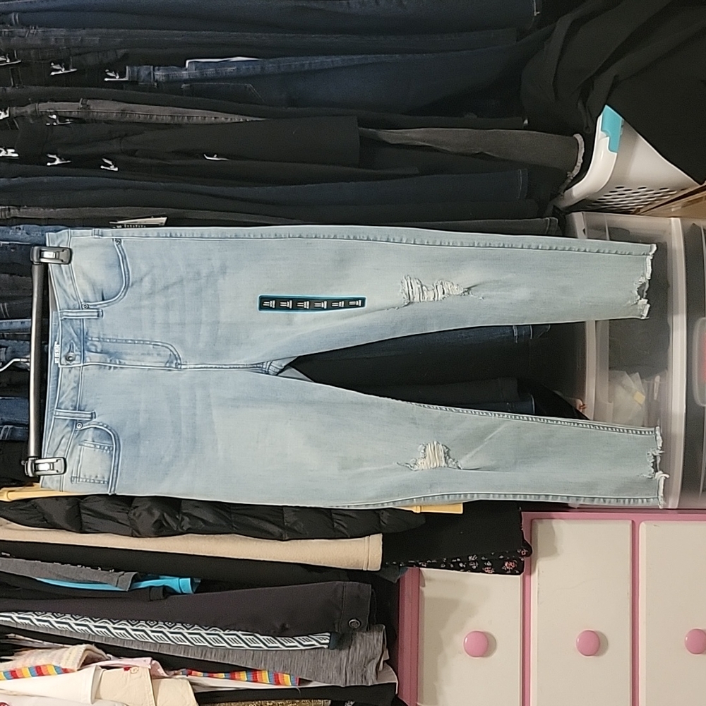 Hot Topic Ultra Hi-Rise Cropped Dest Indigo Jeggings